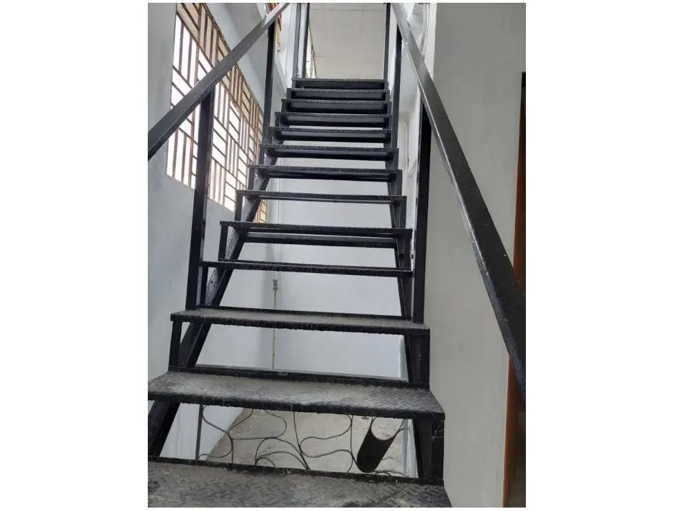 Alquilo local 100m2 Los Dos Caminos 4752 - 10