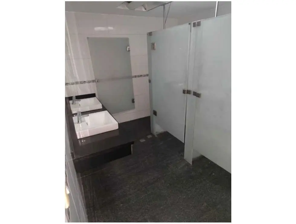 Alquilo oficina 400m2 Las Mercedes 1878 - 5