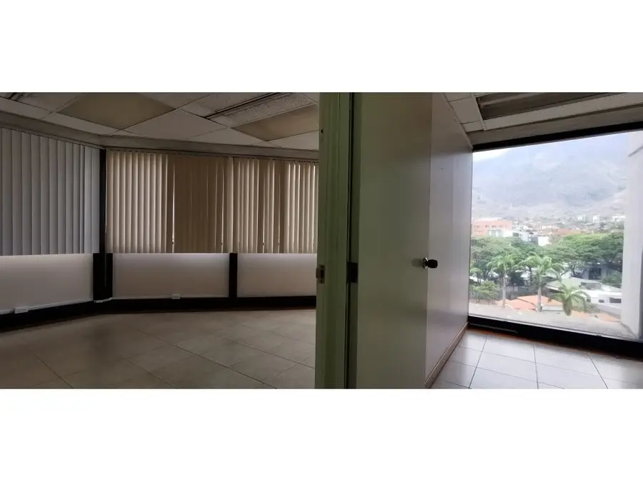 Alquilo Oficina La Castellana 440m2 / $4.310 - 33