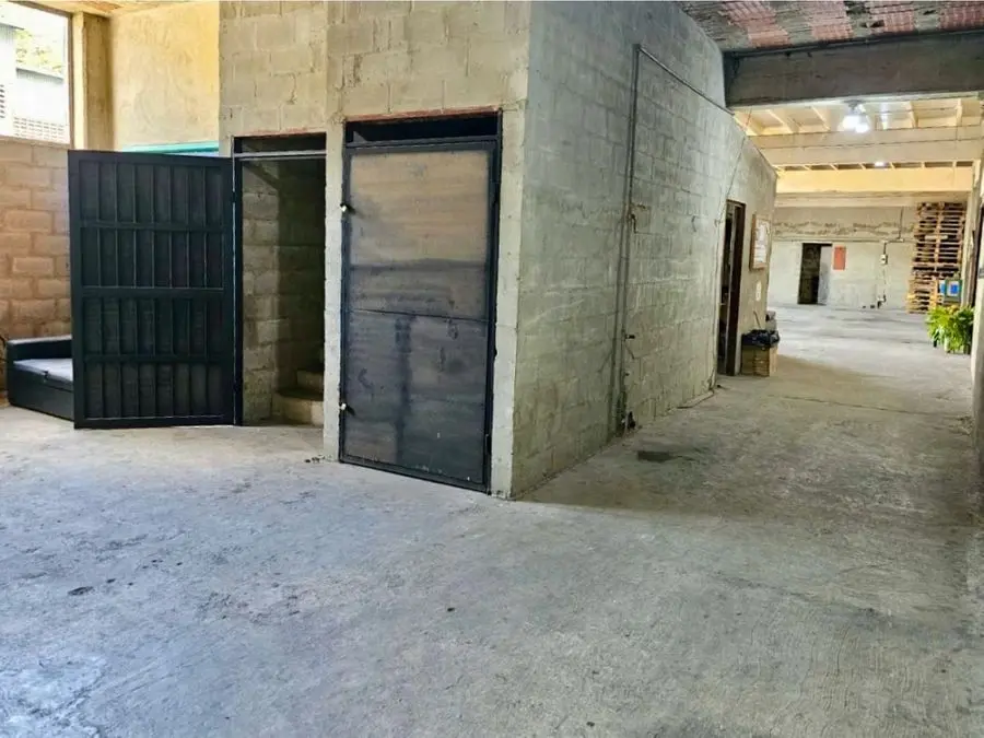 Vendo galpón industrial 3.900m2 Zona Industrial de Carrizal 4786 - 16