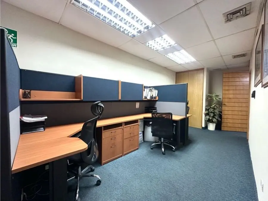 Vendo oficina 140m2 La Piramide 5672 - 5