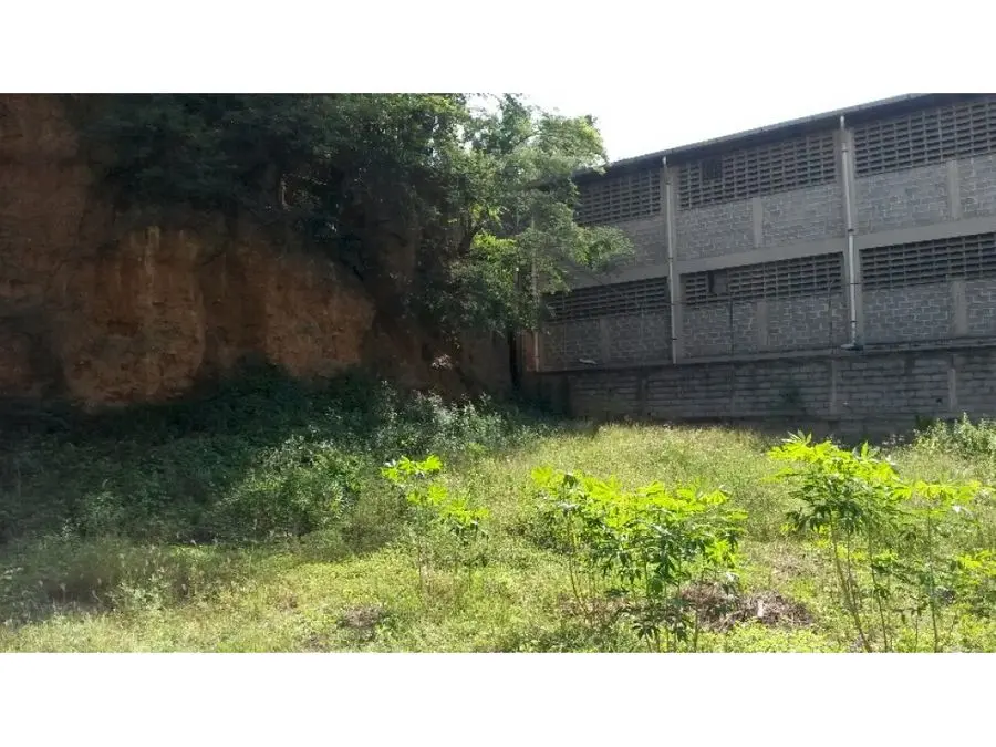 En Venta Galpon Zona Industrial en Guarenas. Estado Miranda - 30
