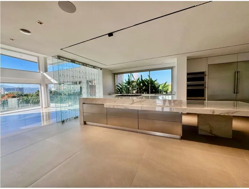 Vendo PH c/terraza 560+180m2 Altamira 0191