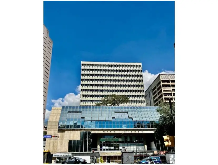 Se alquila oficina 243 m2 Mene Grande Altamira