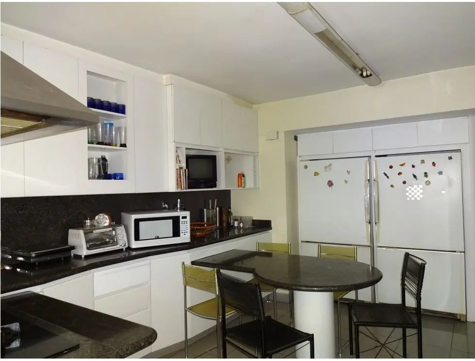 Se vende PH 516m2 4h+2s/6b+s/3p Santa Eduvigis 0822 - 8