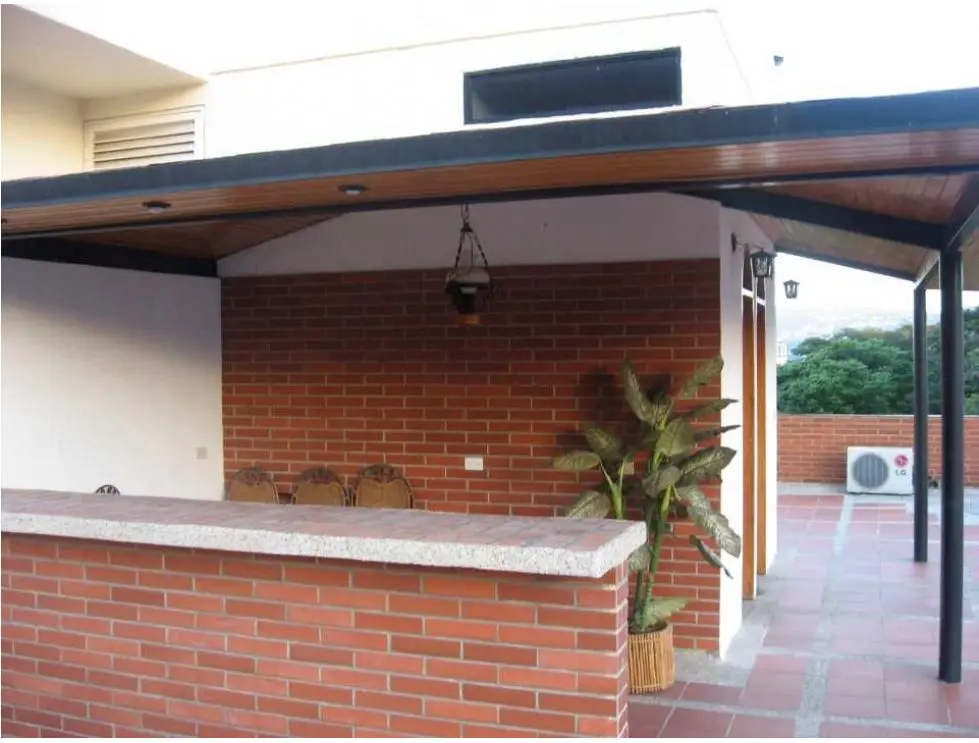 Se vende PH 1000m2 Los Chorros 9915 - 25