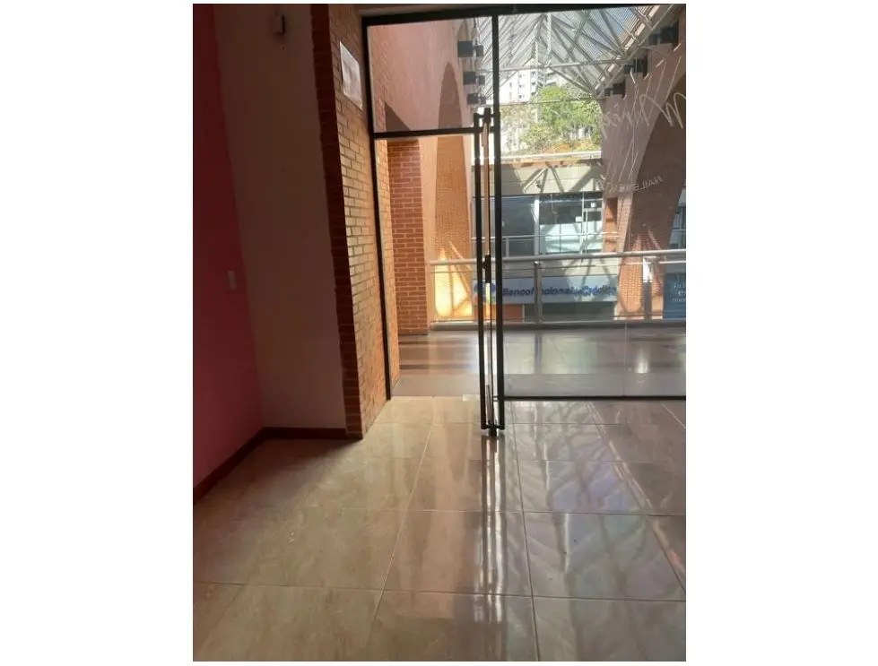 Local comercial de 65m2 en alquiler C.C Plaza las Américas - 3