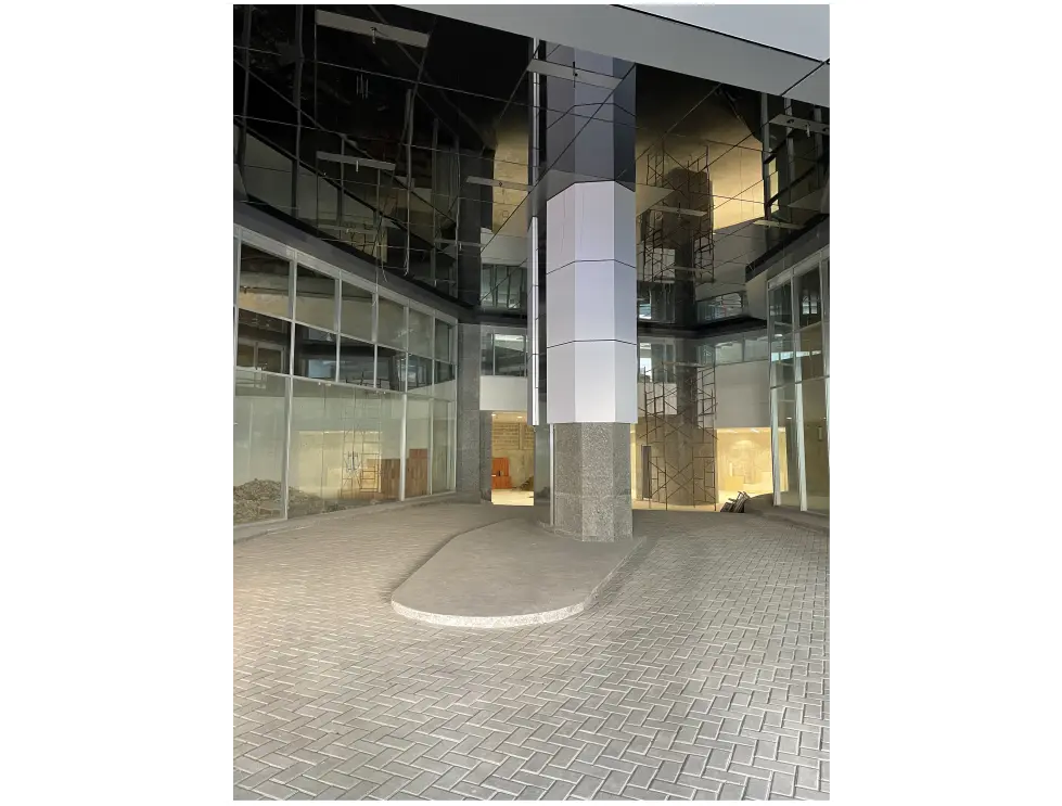 OFICINAS EN ALQUILER DESDE 130 M2 - URB. LAS MERCEDES - 17