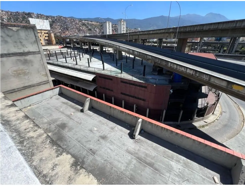 En Venta Galpon Edificio Industrial en San Martin. Libertador Caracas - 32