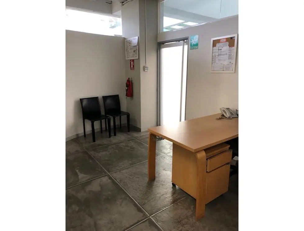 Se vende/alquila local 180m2 Lomas la Lagunita 6281 - 3