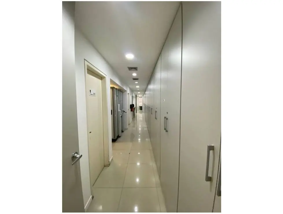 Alquilo oficina 300m2 Chacao 3390 - 16