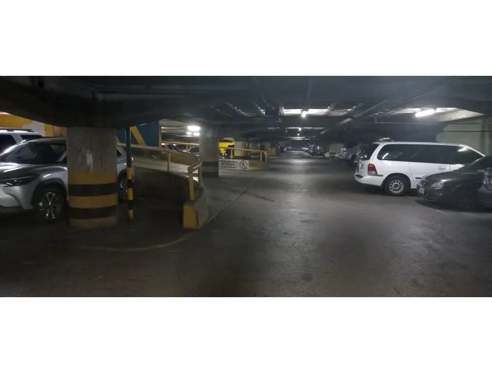 Venta de Estacionamiento en los Palos Grandes - 6