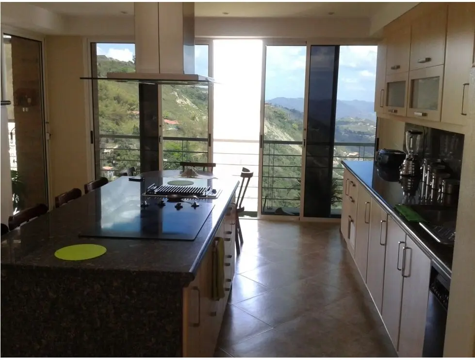 Se vende PH 300m2 Altos de Villanueva 0972 - 9