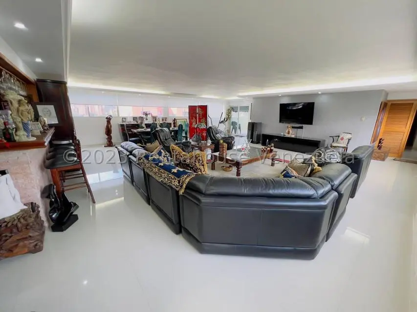 Apartamento (1 Nivel) en Venta en La Bonita, Distrito Metropolitano - 2