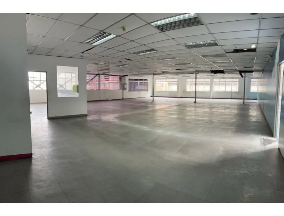 Se vende/Alquila edificio industrial 3.200m2 Boleita Sur 1881 - 17