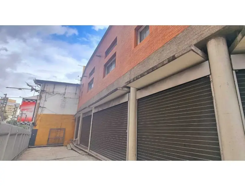 Vendo Centro Comercial 67 minilocales Prado de Maria-AV.GRANADA