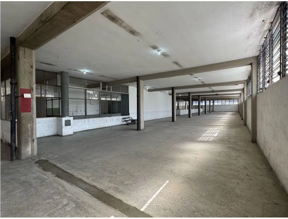 En Venta Galpon Edificio Industrial en San Martin. Libertador Caracas - 23