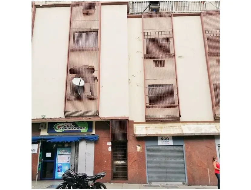 Alquilo oficina 104m2 Sabana Grande 4865