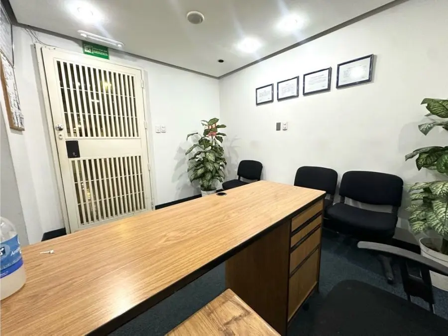 Vendo oficina 140m2 La Piramide 5672 - 2