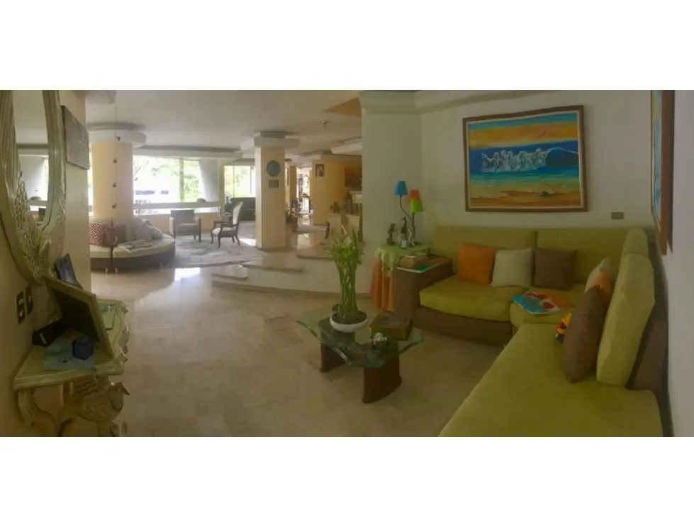 Se vende PH 1000m2 Los Chorros 9915 - 8
