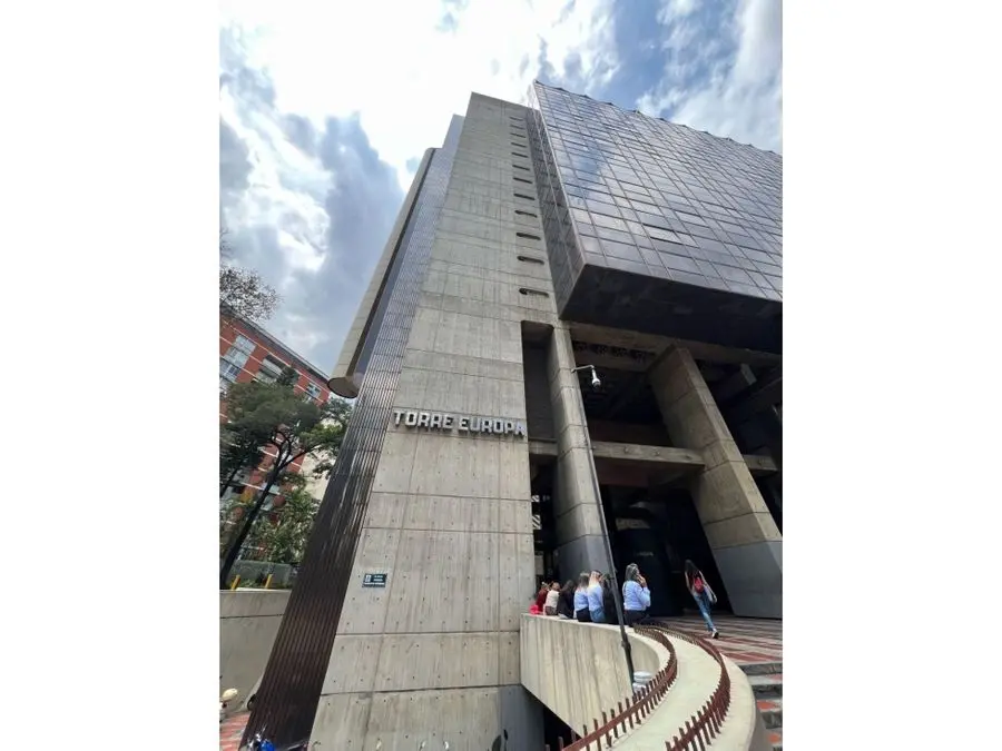 Se alquila oficina 33m2 Chacao 6365