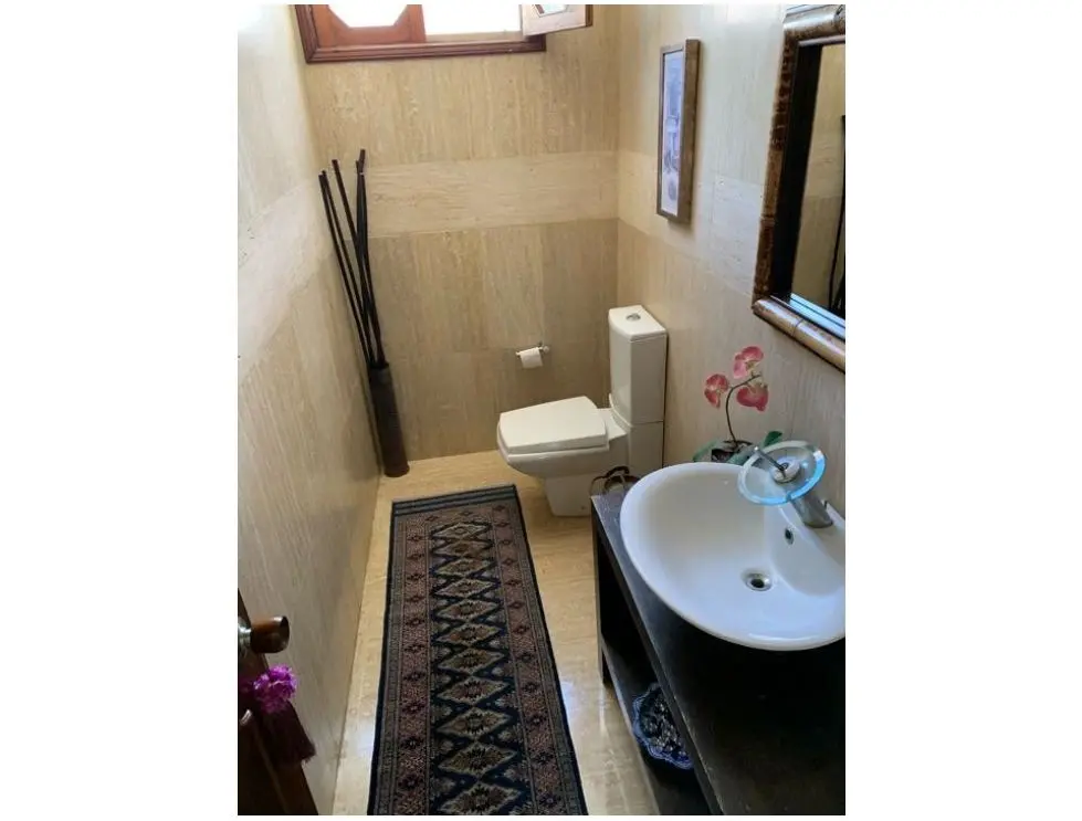 Vende/alquila Casa 500m2 Lomas de la Lagunita 3038 - 9