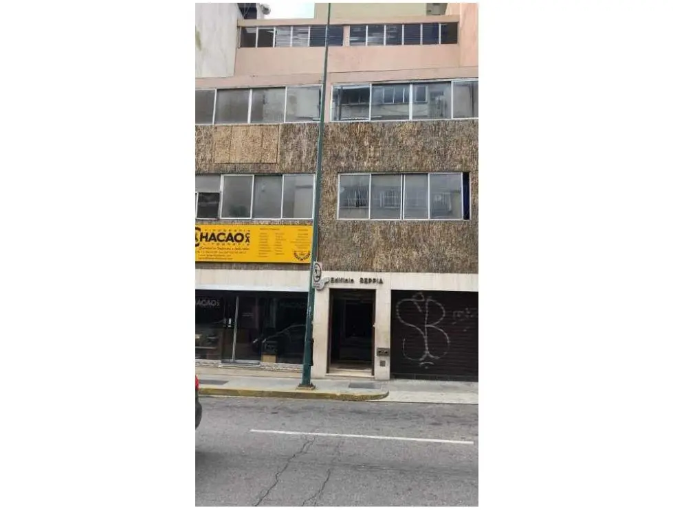 Se vende edificio 2540m2 Chacao 7169