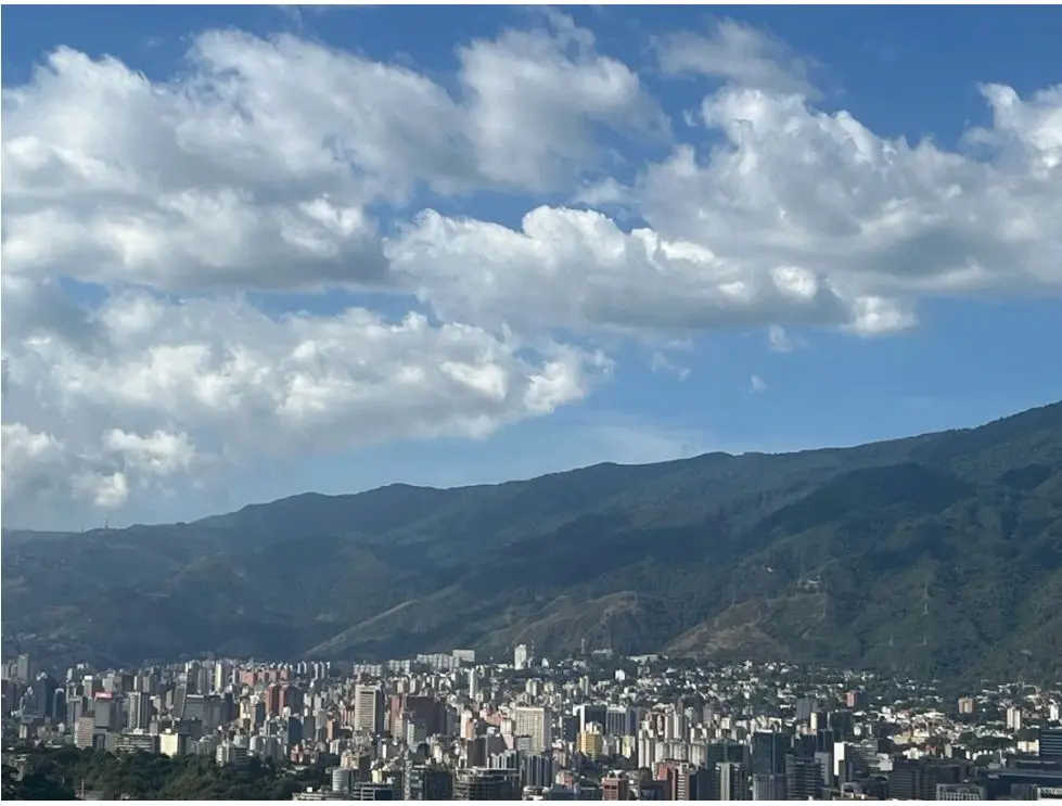 Alquila o Vende Ph c/vista y terraza 387m2 Lomas de San Román 3778 - 16