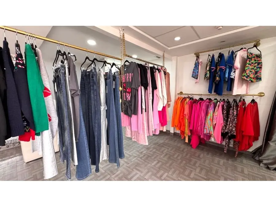 Alquilo local 140m2 Las Mercedes 8106 - 6