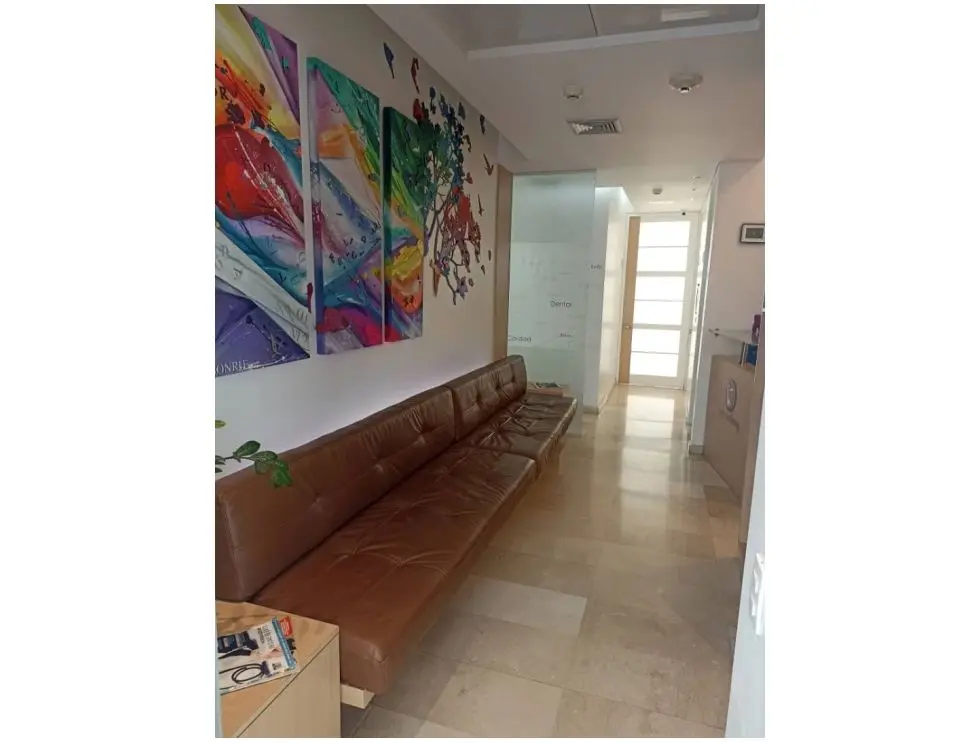 Se vende consultorio 118m2 La Trinidad 3405