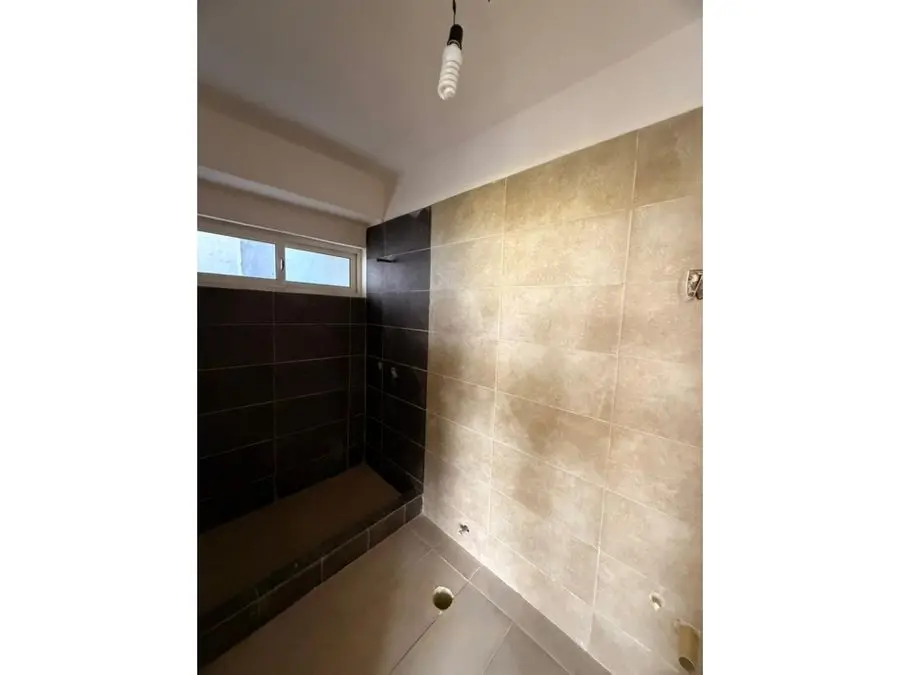 SE VENDE CASA EN ALTO HATILLO DE 1.010MTS2 - 25