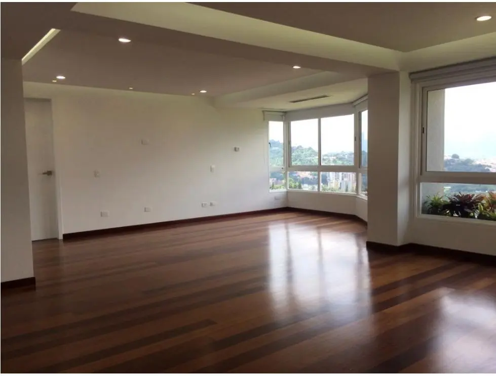 Se vende PH de 500 M² 4h/7b/4p Lomas del Sol - 4