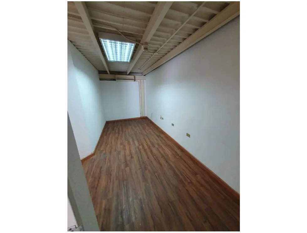 Venta de excelente Galpón en Chacao 308m2 - 7