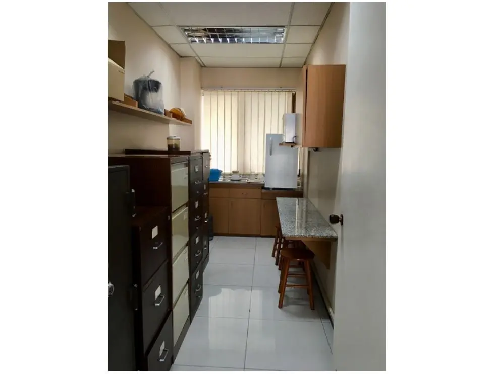 Se vende oficina 217m2 Altamira 0418 - 3