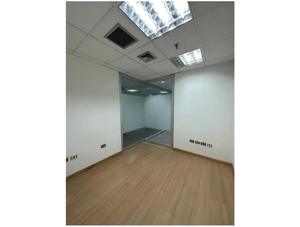 OFICINA EN ALQUILER 500 M2 - CHACAO - 6