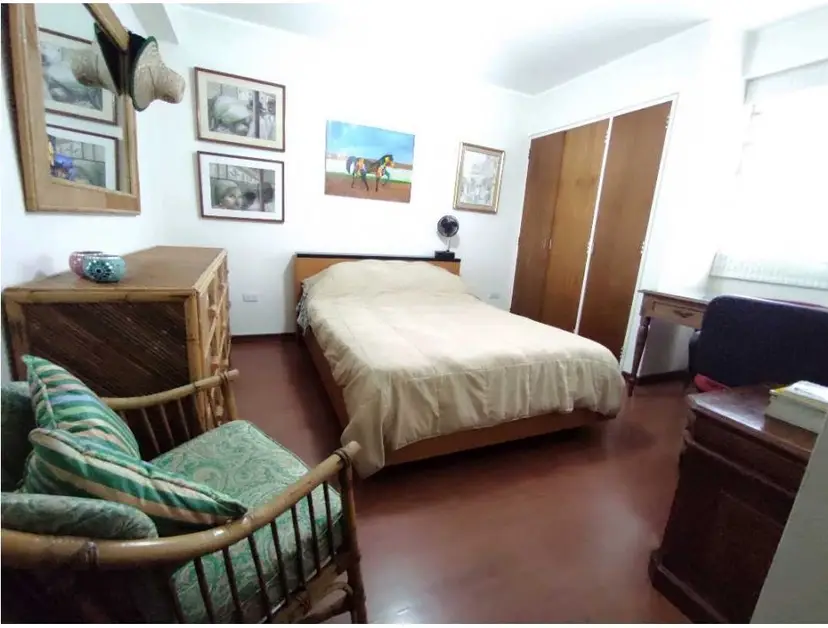 Se alquila habitación 4m2 Los Naranjos 4786