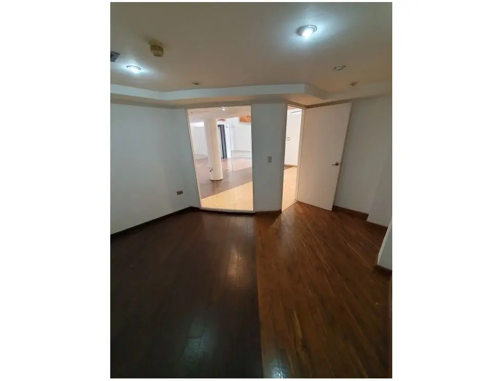 Venta de excelente Galpón en Chacao 308m2 - 12