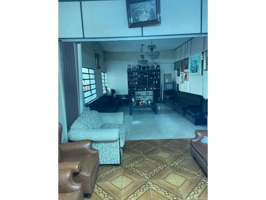 Se vende o se alquila. local comercial 1200m2 Boulevard De Catia 5714 - 3