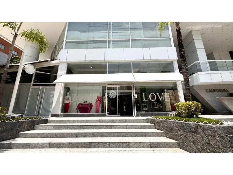 Alquilo local 140m2 Las Mercedes 8106