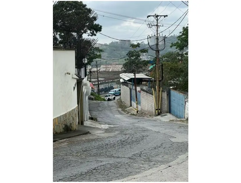 Se alquila galpón 650m2 Mariches 7821