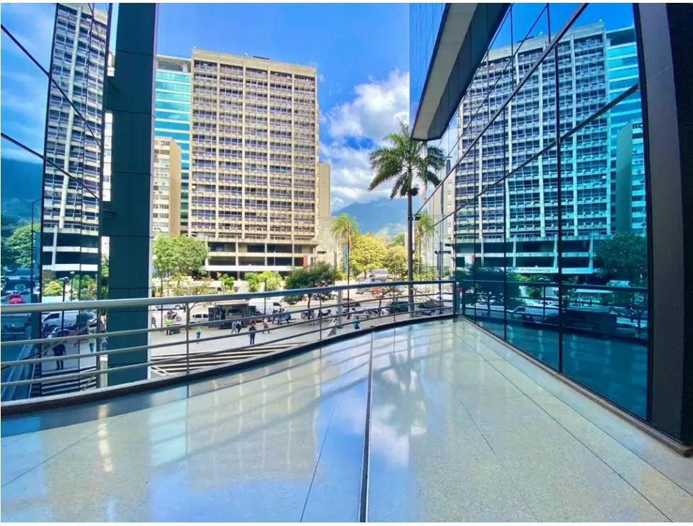 Se vende locales comerciales 201m² en Centro Comercial Lido