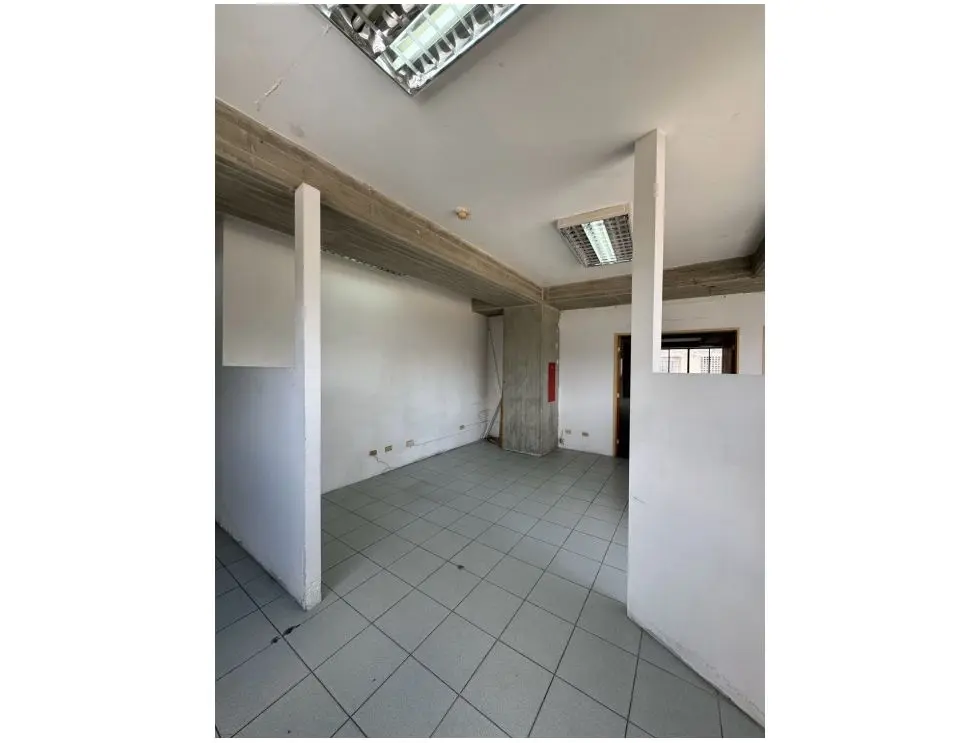 PISO INDUSTRIAL EN ALQUILER 375 M2- URB. BOLEITA - 7