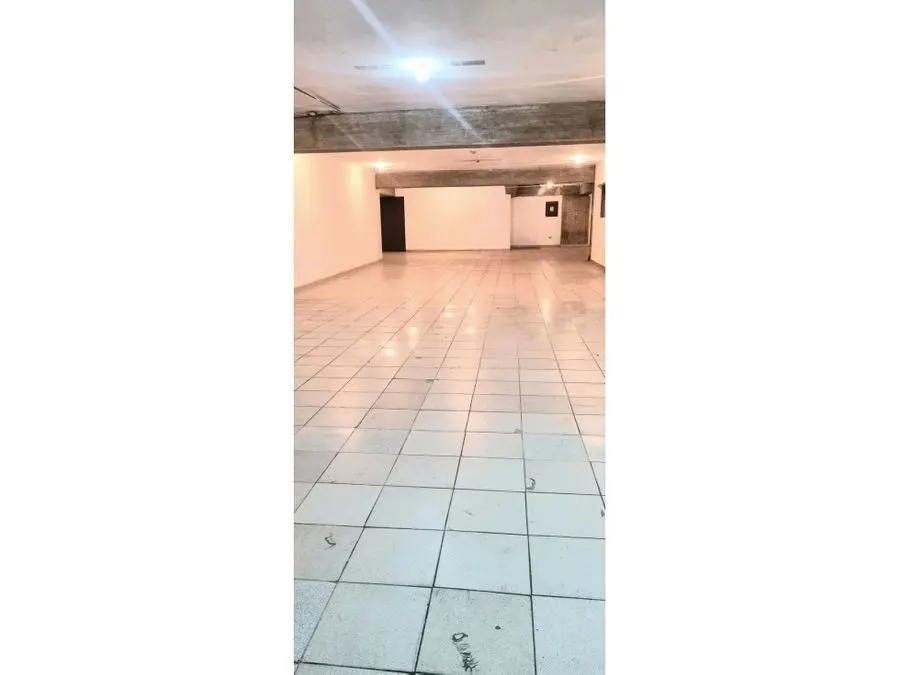 Alquilo local 900m2 El Llanito 2437 - 2