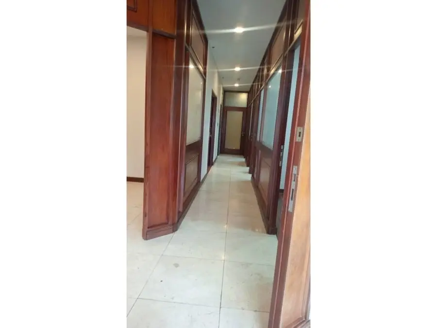 Se alquila oficina 150m2 C.C San Ingnacio 9513 - 2