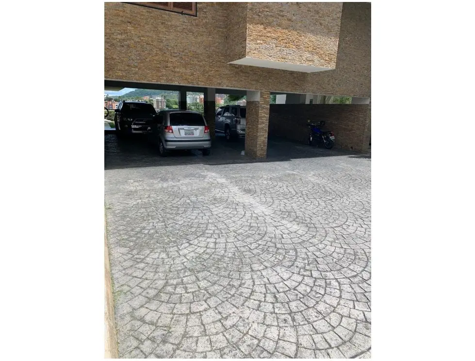 Se vende casa 780m2 7h/7b/8p Cerro Verde 6472 - 9