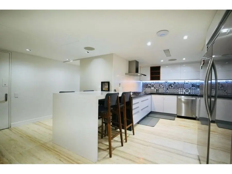 Se vende apartamento 223m2 3H+S/3.5B+S/3P Campo Alegre - 12