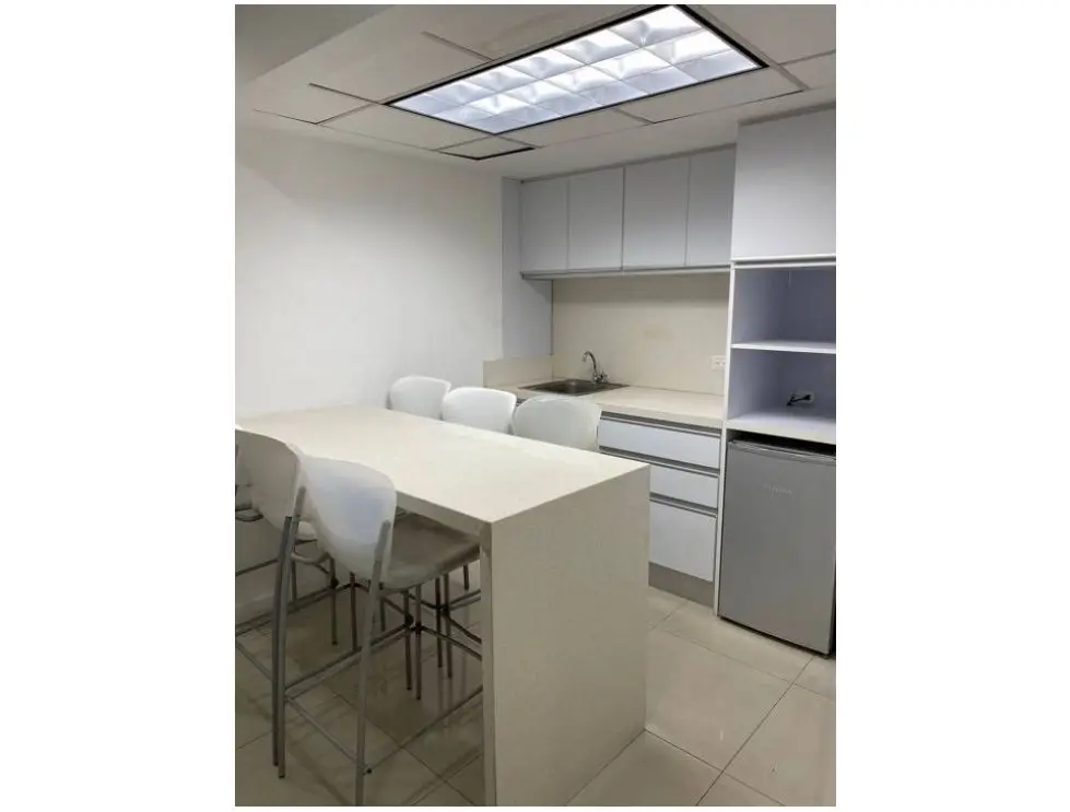 Alquilo oficina 300m2 Chacao 3390 - 12