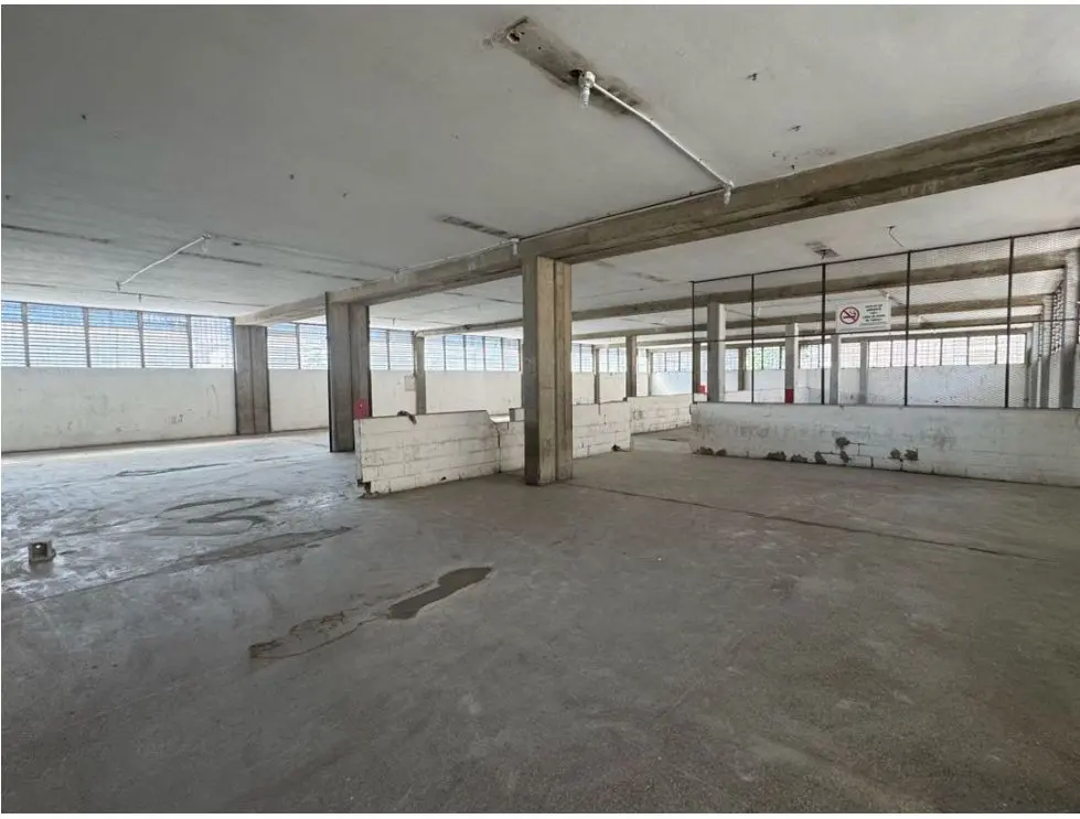 En Venta Galpon Edificio Industrial en San Martin. Libertador Caracas - 21