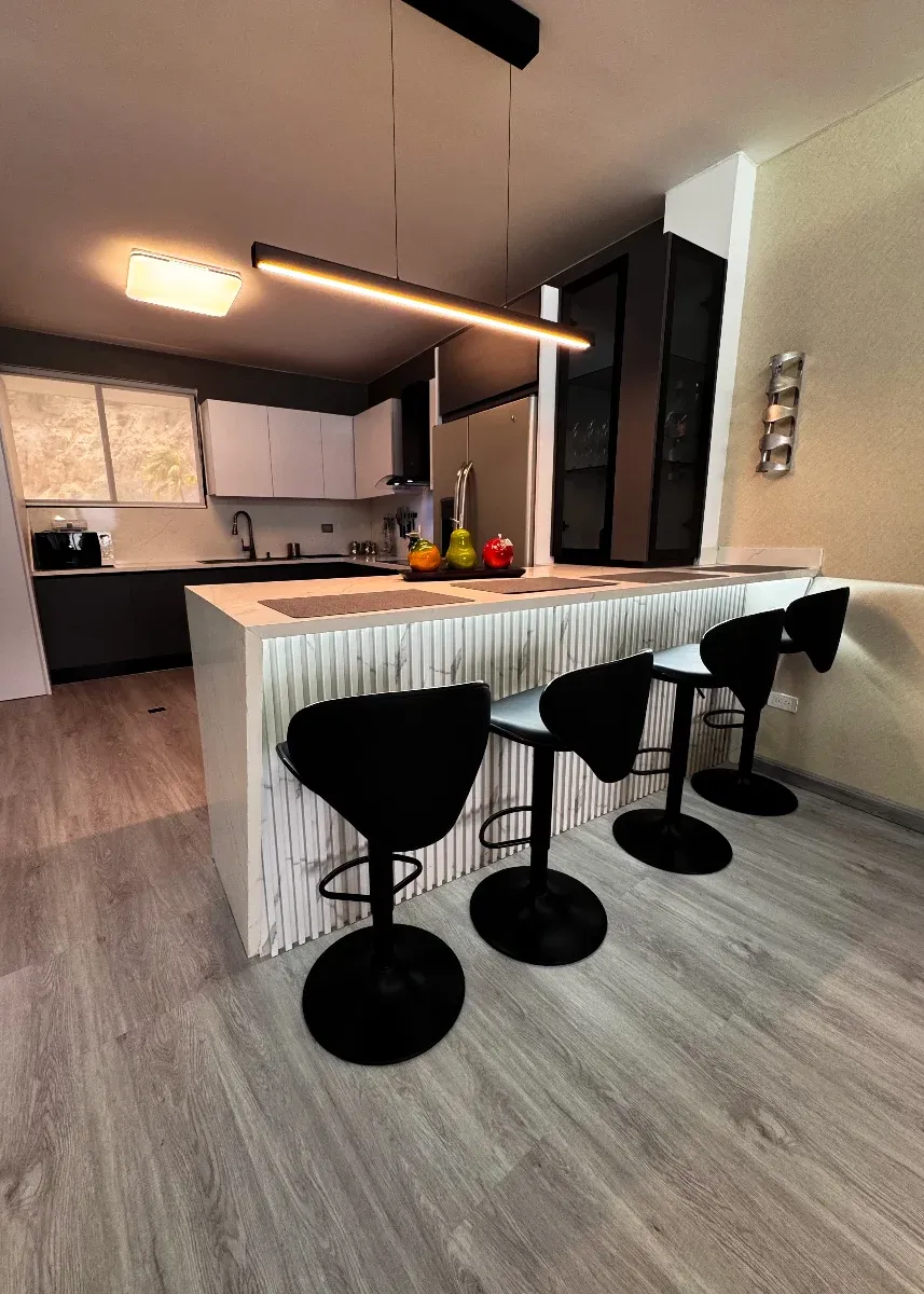 Hermoso Apartamento frente al Mar Resd. Costa de Plata Cerro el Morro Lechería  - 2