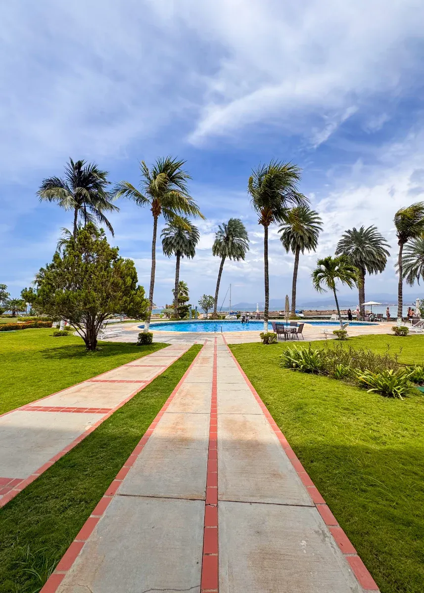 Hermoso Apartamento frente al Mar Resd. Costa de Plata Cerro el Morro Lechería  - 12